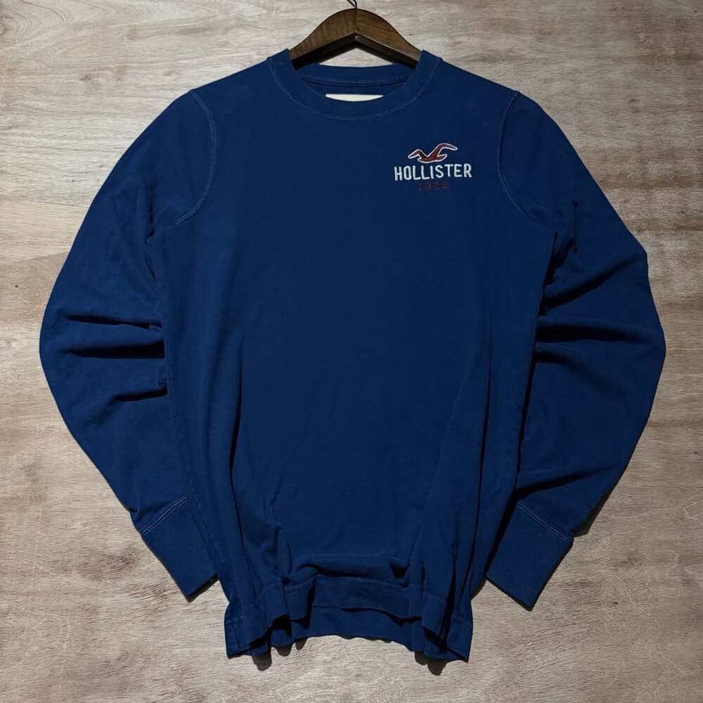 Hollister 2010s Embroidered Logo Blue Crewneck Sweatshirt Small